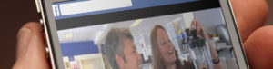 smartphone med facebook og video 1170X300 e1468412880563